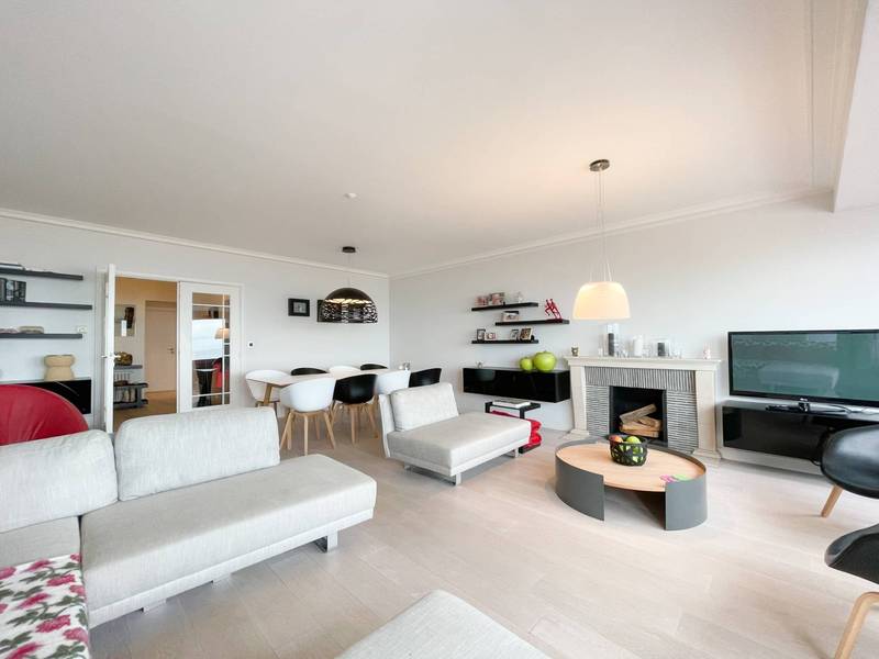 VERKOOP  Appartement 3 SLPK Knokke-Zoute - frontaal zeezicht / place m'as-tu vu