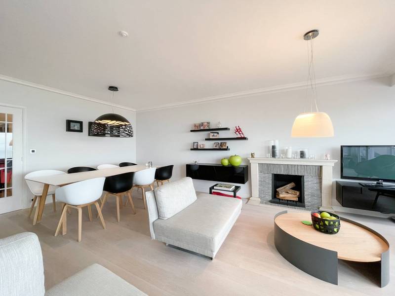 VERKOOP  Appartement 3 SLPK Knokke-Zoute - frontaal zeezicht / place m'as-tu vu