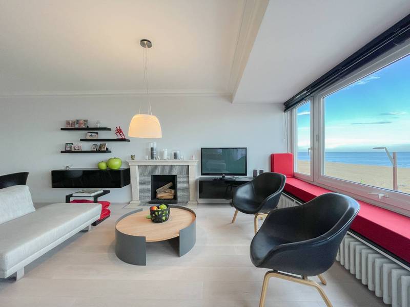 VERKOOP  Appartement 3 SLPK Knokke-Zoute - frontaal zeezicht / place m'as-tu vu
