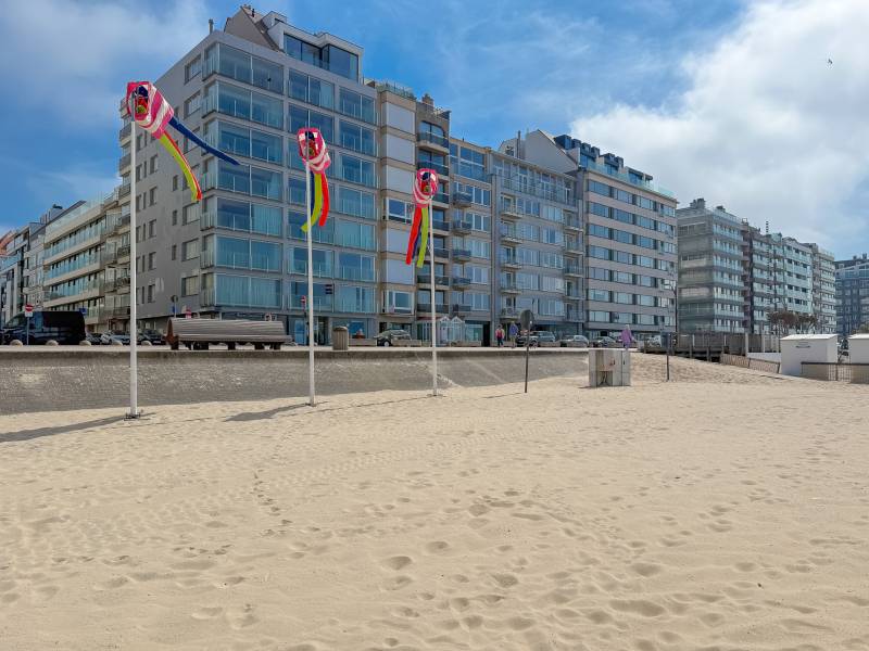 VERKOOP APPARTEMENT 2 SLPK - Knokke-Heist - Zeedijk / Frontaal zeezicht