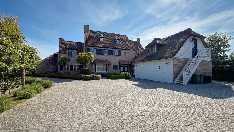VERKOOP Villa 6 SLPK Knokke-Heist - Alleenstaande villa met binnenzwembad