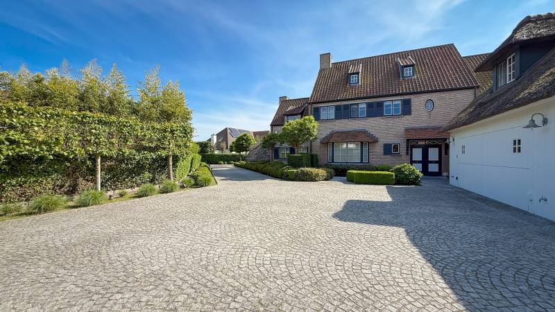 VERKOOP Villa 6 SLPK Knokke-Heist - Alleenstaande villa met binnenzwembad