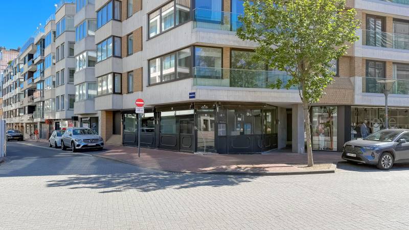 VERHUUR commercieel pand Knokke-Zoute - Kustlaan / aan het Lichttorenplein