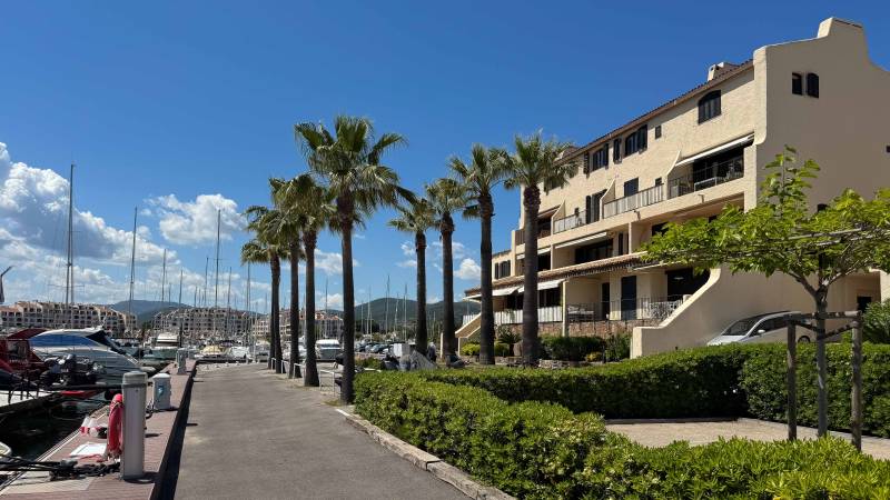 VERKOOP  Appartement 1 SLPK Cogolin - Les Marines de Cogolin / Panoramisch havenzicht