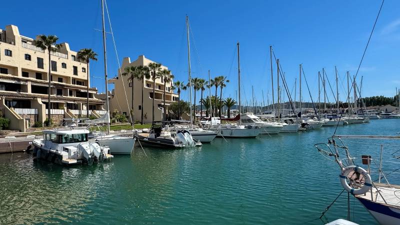 VERKOOP  Appartement 1 SLPK Cogolin - Les Marines de Cogolin / Panoramisch havenzicht