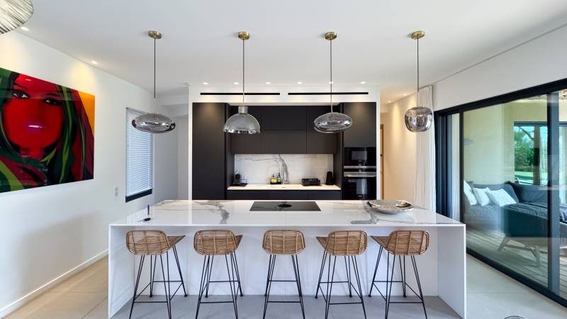 VERKOOP  VILLA 5 SLPK SAINT-TROPEZ - Privé beveiligd domein