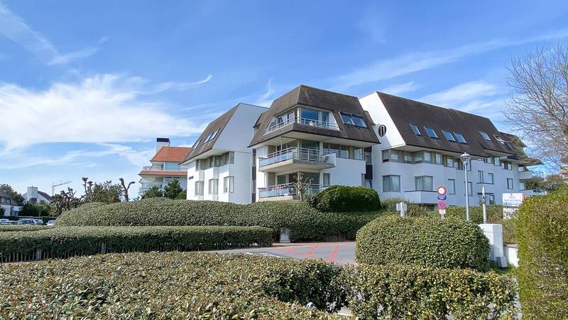 VERHUUR  Appartement 2 SLPK Knokke-Zoute - Hoekappartement met terras aan RBSC Zoute / Zwinbosjes