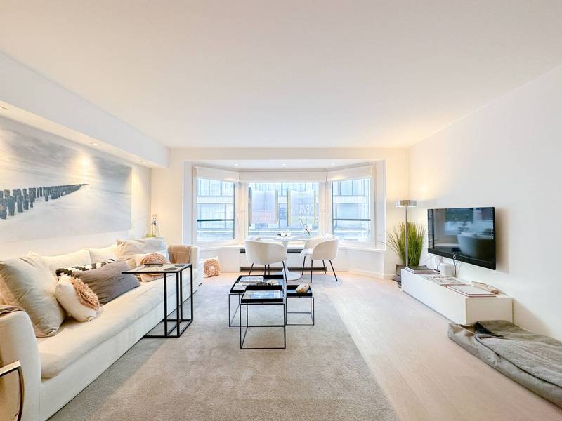 VERKOOP  Appartement 2 SLPK Knokke-Heist - Zijdelings zeezicht / aan Driehoeksplein