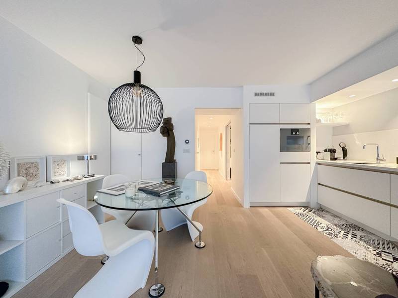 VERKOOP  Appartement 2 SLPK Knokke-Heist - Zijdelings zeezicht / aan Driehoeksplein