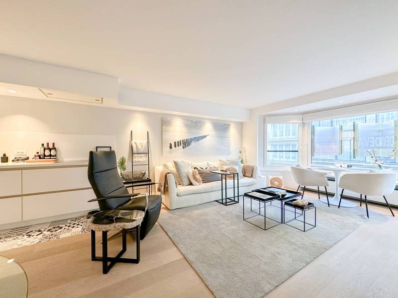 VERKOOP  Appartement 2 SLPK Knokke-Heist - Zijdelings zeezicht / aan Driehoeksplein