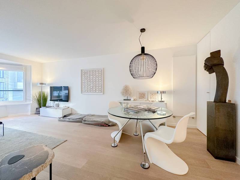 VERKOOP  Appartement 2 SLPK Knokke-Heist - Zijdelings zeezicht / aan Driehoeksplein