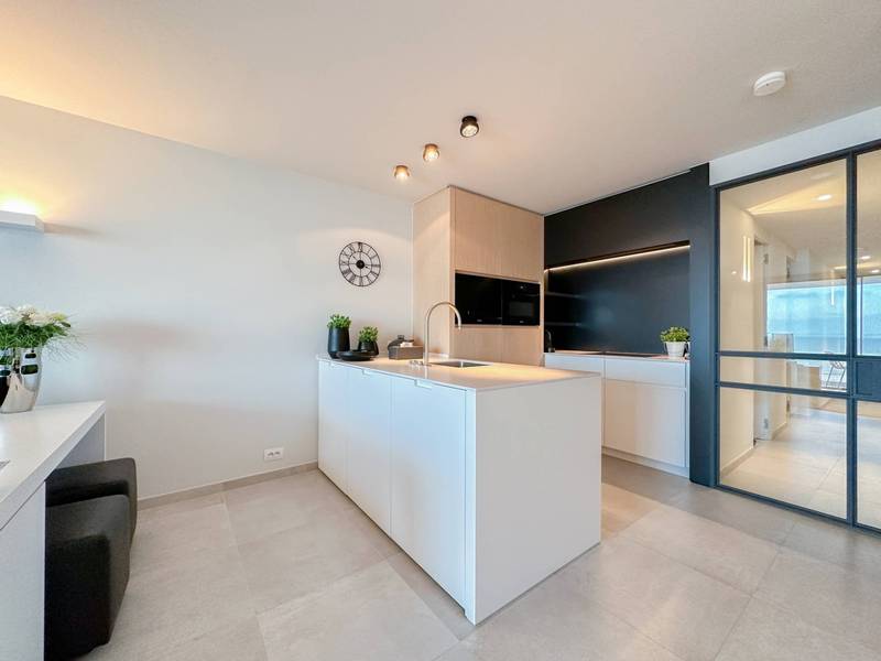 VERKOOP Appartement 3 SLPK Knokke-Zoute - Zeedijk / Frontaal zeezicht / garage mogelijk!