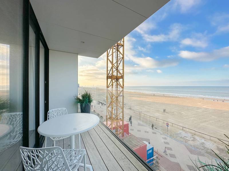 VERKOOP Appartement 3 SLPK Knokke-Zoute - Zeedijk / Frontaal zeezicht / garage mogelijk!