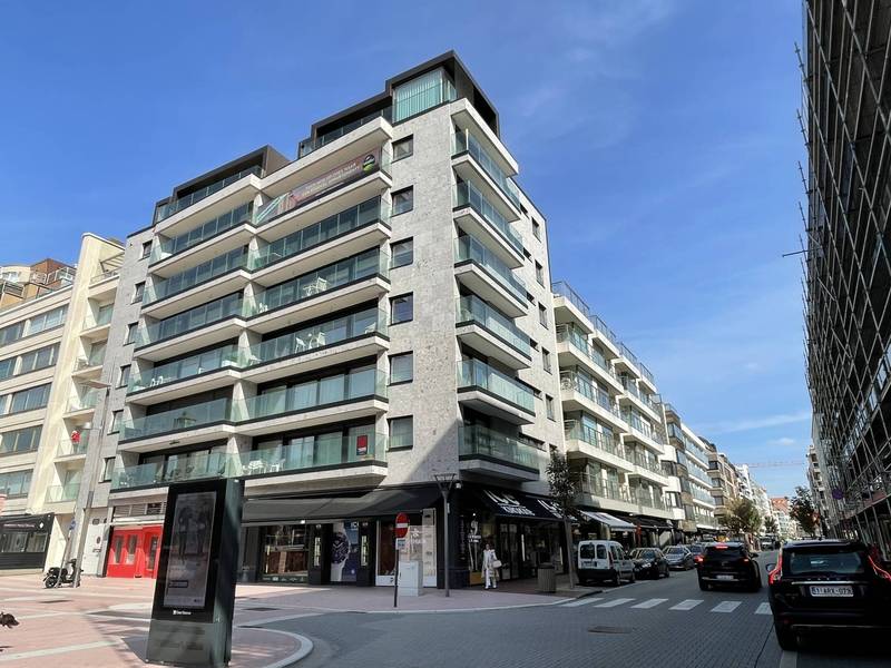 VERHUUR Garage Knokke-Heist -  Garagebox met staanplaats