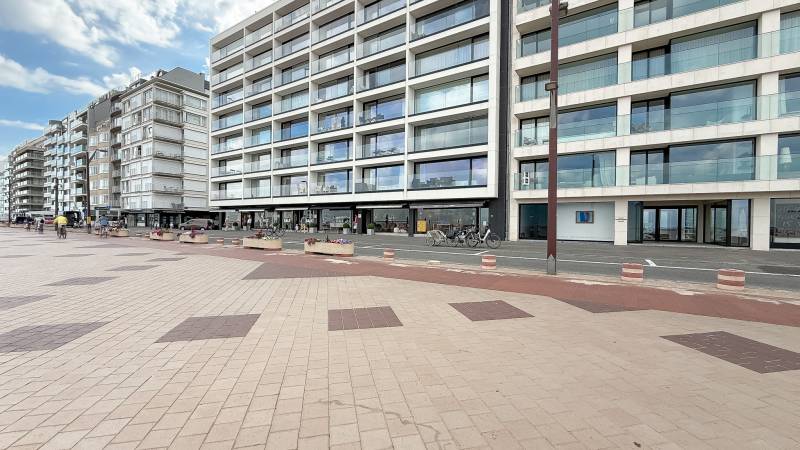 VERHUUR Commercieel pand - Knokke-Zoute - Zeedijk / Uitzonderlijke gevelbreedte