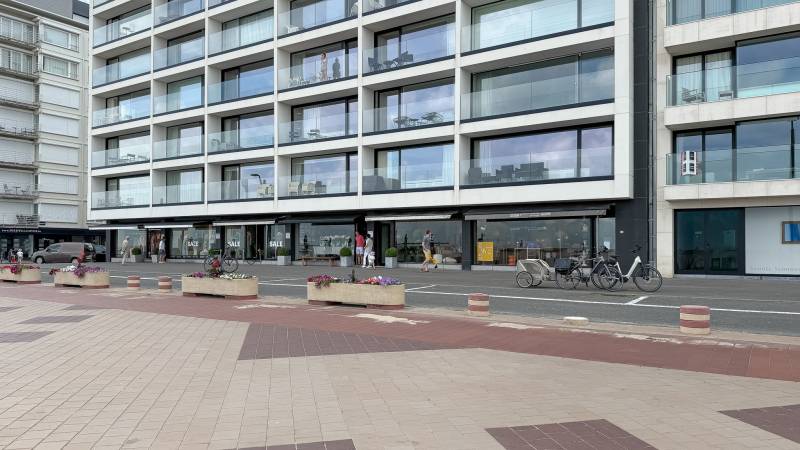 VERHUUR Commercieel pand - Knokke-Zoute - Zeedijk / Uitzonderlijke gevelbreedte