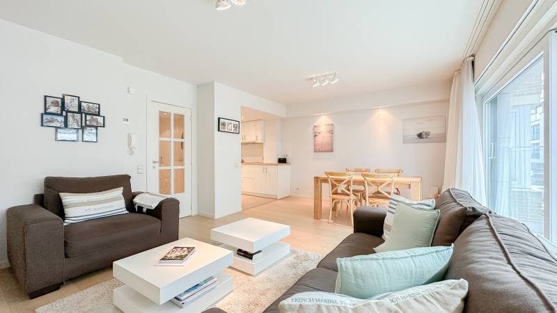 VERHUUR  Appartement 2 SLPK Knokke-Zoute - zijstraat Zeedijk / gemeubileerd