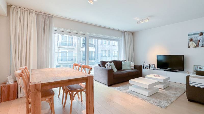 VERHUUR  Appartement 2 SLPK Knokke-Zoute - zijstraat Zeedijk / gemeubileerd