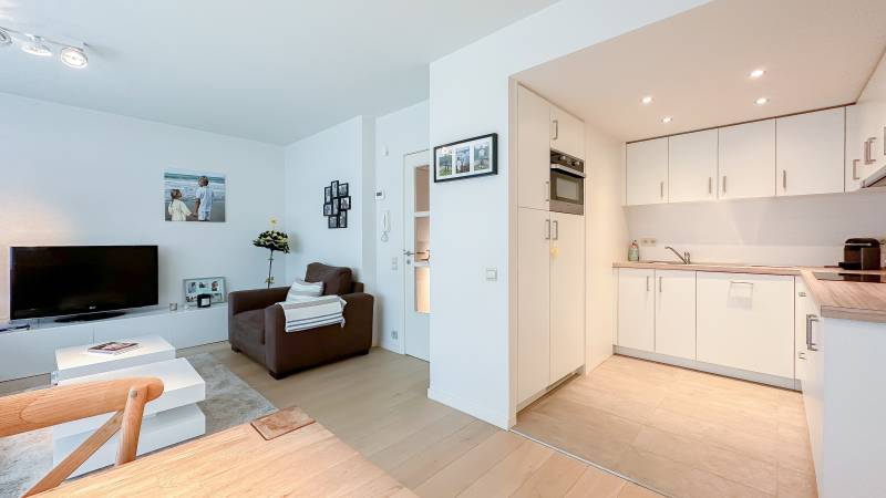VERHUUR  Appartement 2 SLPK Knokke-Zoute - zijstraat Zeedijk / gemeubileerd