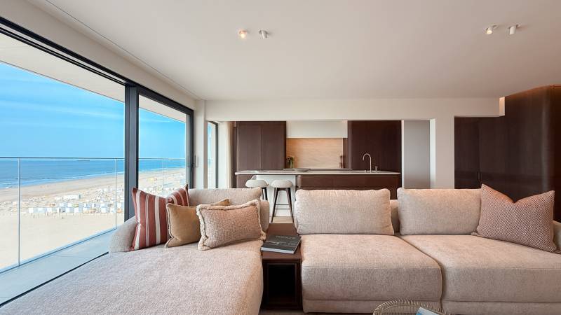 VERKOOP Appartement 3 SLPK Knokke-Zoute - Zeedijk / Frontaal zeezicht / TOPRENOVATIE