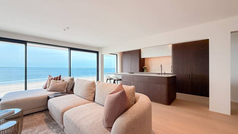 VERKOOP Appartement 3 SLPK Knokke-Zoute - Zeedijk / Frontaal zeezicht / TOPRENOVATIE