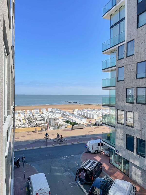VERKOOP Studio Knokke-Heist -  Compleet gerenoveerd / zijdelings zeezicht