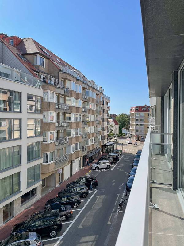 VERKOOP Studio Knokke-Heist -  Compleet gerenoveerd / zijdelings zeezicht