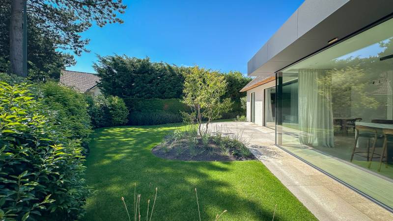 villa met topafwerking en mooie tuin te koop in Knokke-Heist