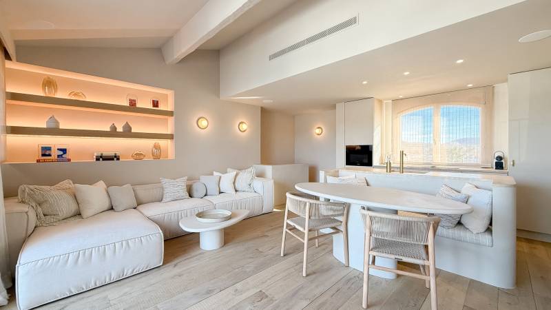 SEIZOENSVERHUUR APPARTEMENT 2 SLPK - PORT-DE-COGOLIN / Panoramisch havenzicht