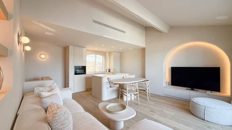 SEIZOENSVERHUUR APPARTEMENT 2 SLPK - PORT-DE-COGOLIN / Panoramisch havenzicht