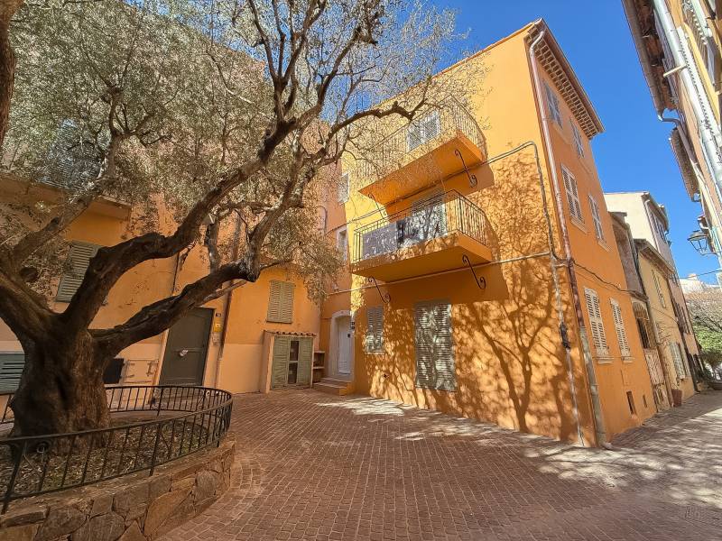 VERKOOP  Dorpswoning / Appartement 3 SLPK SAINT-TROPEZ - TOPLOCATIE - CENTRUM