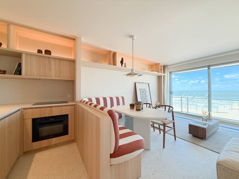 VERKOOP APPARTEMENT 2 SLPK Knokke-Zoute - Zeedijk / Frontaal zeezicht