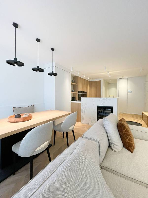 VERKOOP  Appartement 2 SLPK Knokke-Zoute - Zijdelings zeezicht / aan het Driehoeksplein 