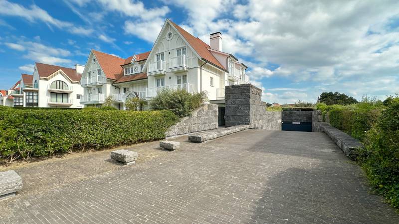 VERKOOP  GESLOTEN GARAGEBOX Knokke-ZOUTE - Residentie Katelijne / aan de Minigolf