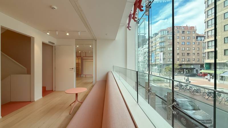 VERHUUR HANDELSPAND Knokke-Heist - Lippenslaan / Transparante façade - maximale zichtbaarheid