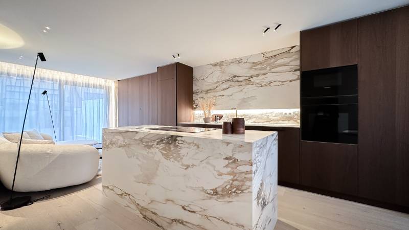 VERKOOP  Appartement-PENTHOUSE 2 SLPK Knokke-Heist - Gerenoveerd / nabij Lichttorenplein