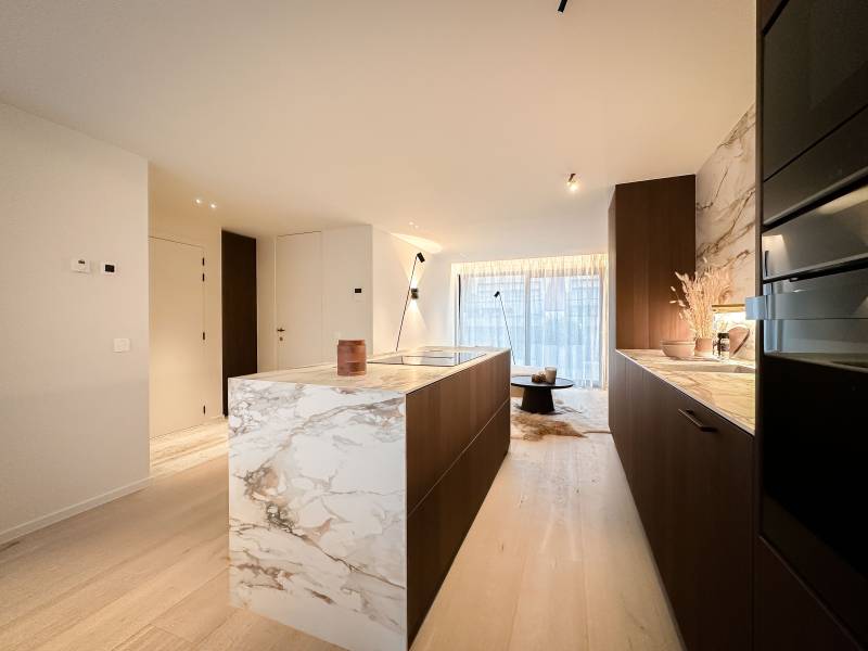 VERKOOP  Appartement-PENTHOUSE 2 SLPK Knokke-Heist - Gerenoveerd / nabij Lichttorenplein