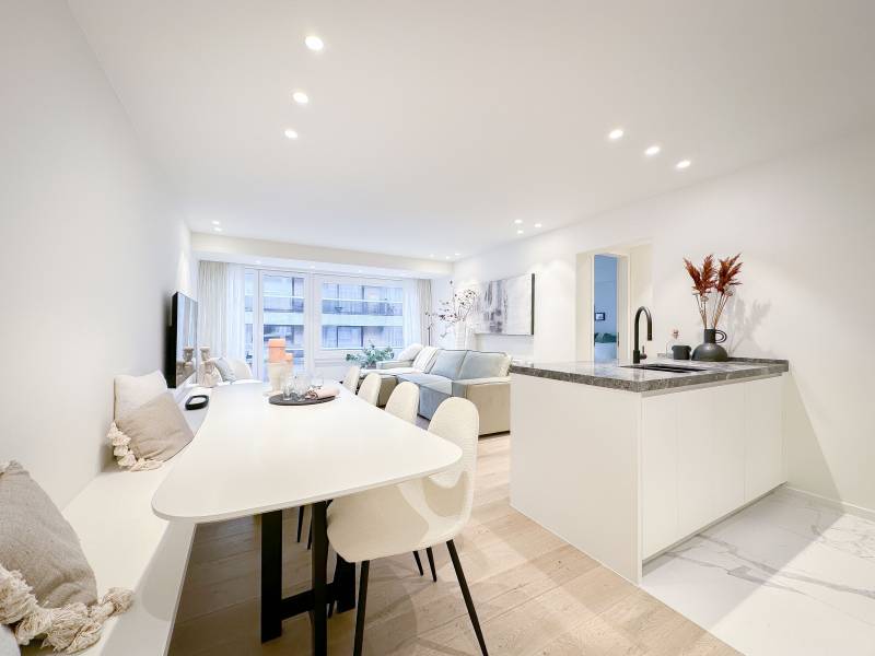 VERKOOP  Appartement 3 SLPK Knokke-Heist - Totaalrenovatie / Tss. Lichttorenplein en Driehoeksplein