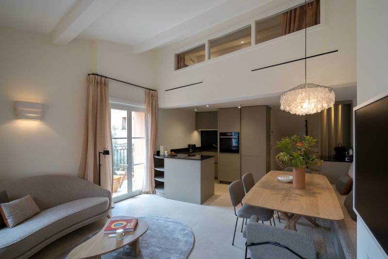 VERKOOP  Dorpswoning / Appartement 3 SLPK SAINT-TROPEZ - TOPLOCATIE - CENTRUM