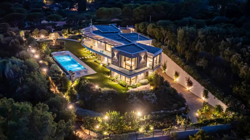 VERKOOP Villa 4 SLPK Cavalaire-sur-Mer / panoramisch uitzicht over de baai