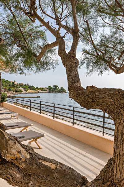 VERKOOP  VILLA 6 SLPK GRIMAUD - Pieds dans l'eau / Uitzonderlijke eigendom