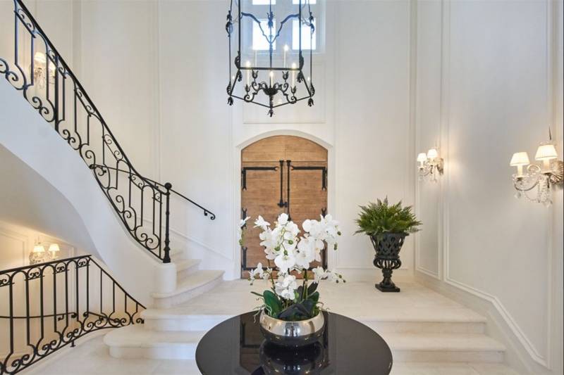 VERKOOP  VILLA 7 SLPK Saint-Paul-de-Vence - Een Privaat Luxe-Eigendom nabij de Zee