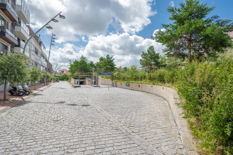 VERKOOP Garage Knokke-Heist Yzerpark - Gesloten garagebox