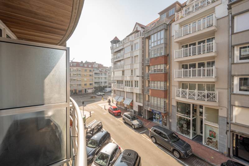 VERKOOP APPARTEMENT 2 SLPK KNOKKE-ZOUTE - HOOGWAARDIGE AFWERKING / zijdelings zeezicht