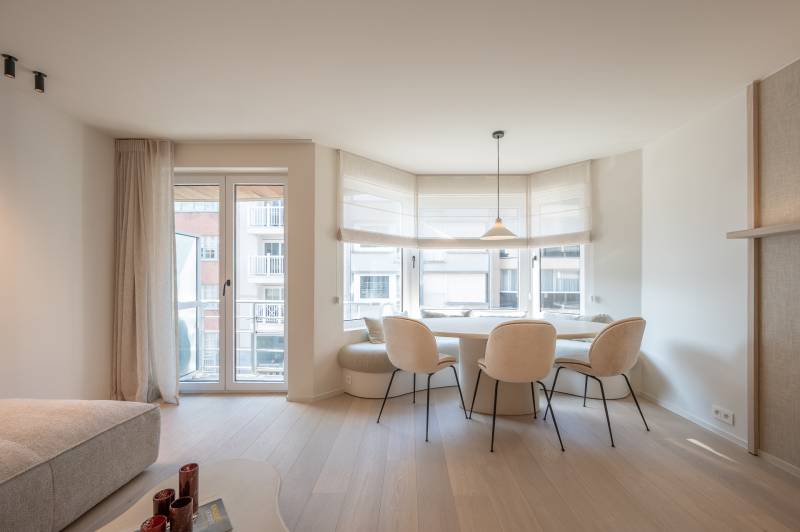 VERKOOP APPARTEMENT 2 SLPK KNOKKE-ZOUTE - HOOGWAARDIGE AFWERKING / zijdelings zeezicht