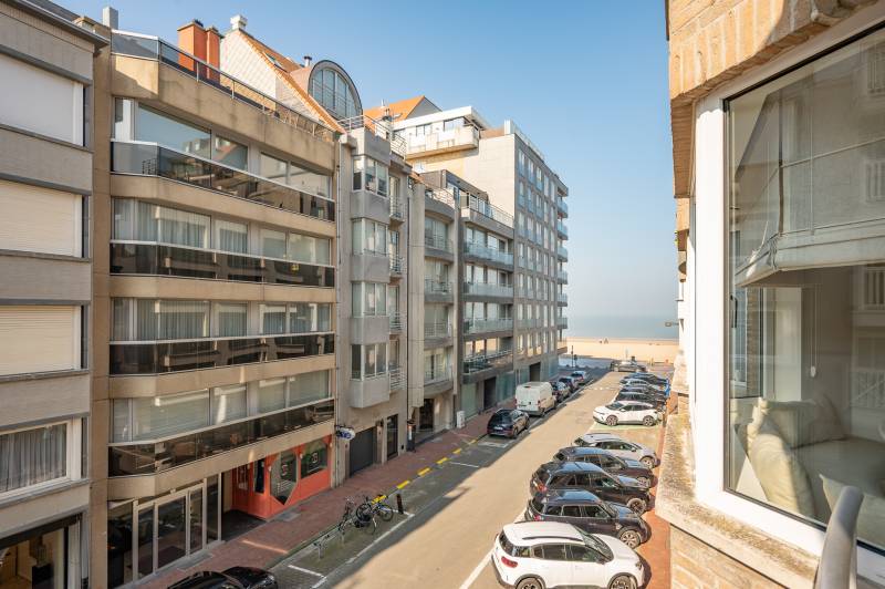 VERKOOP APPARTEMENT 2 SLPK KNOKKE-ZOUTE - HOOGWAARDIGE AFWERKING / zijdelings zeezicht