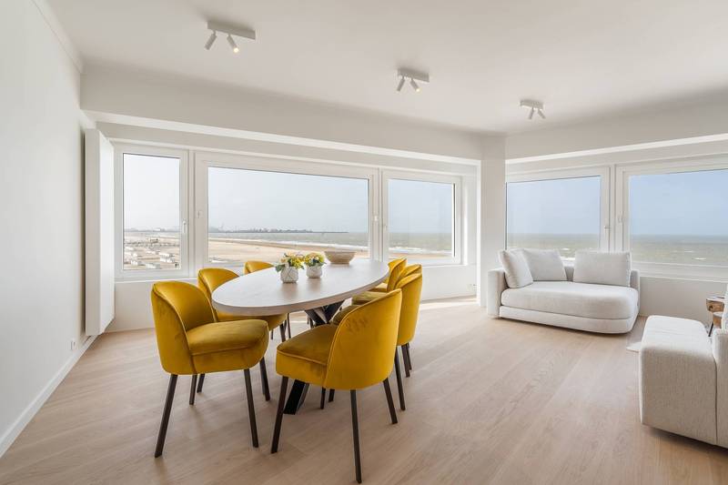 VERKOOP  Appartement 4 SLPK Knokke-Heist -HOEKAPPARTEMENT / panoramisch ZEEZICHT