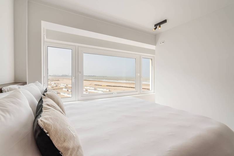VERKOOP  Appartement 4 SLPK Knokke-Heist -HOEKAPPARTEMENT / panoramisch ZEEZICHT