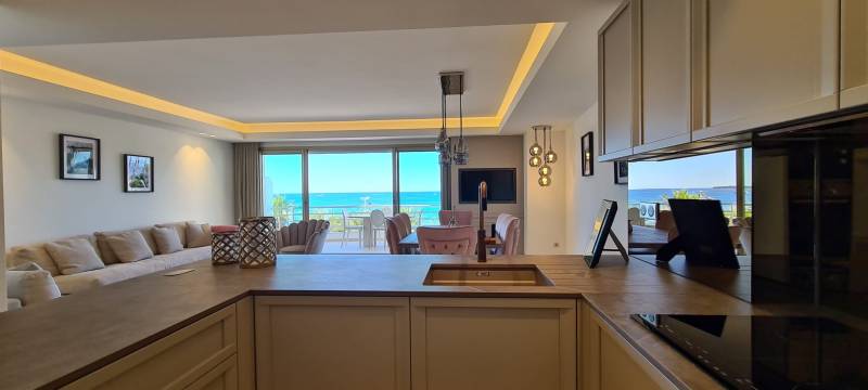 VERKOOP  Appartement 2 SLPK Cannes - La Croisette / frontaal zeezicht