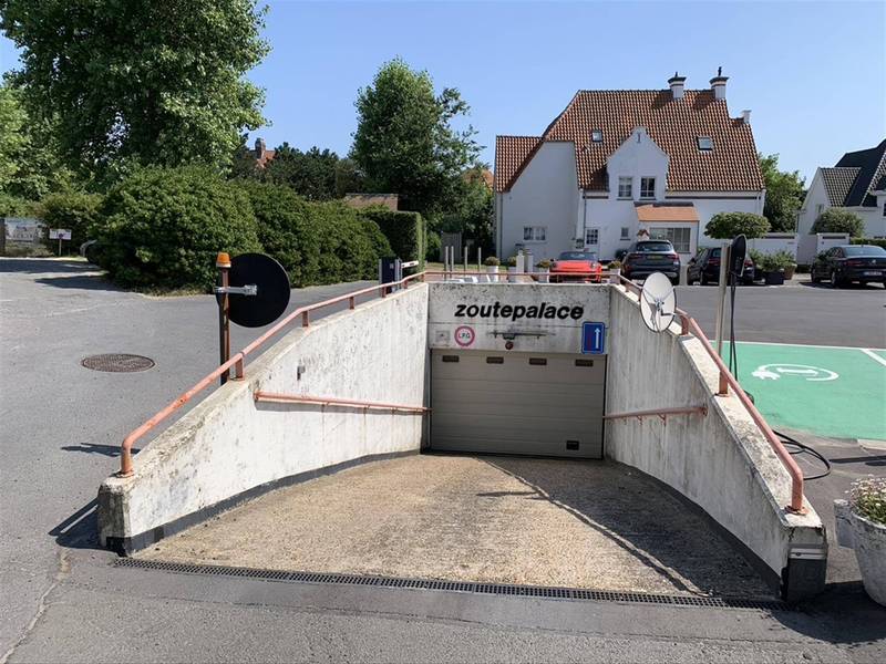 VERHUUR Garage Knokke-Zoute -  Aan het Albertplein 